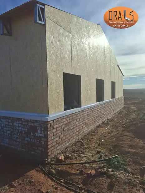 Warehouse stoor commercial using ORALS-supplied structural systems and materials