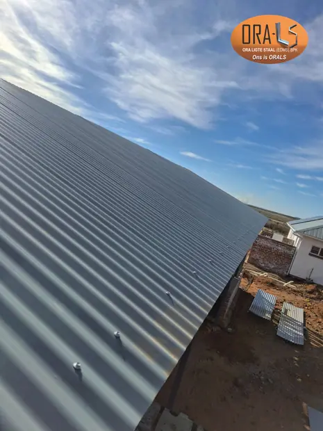 Warehouse stoor commercial using ORALS-supplied structural systems and materials