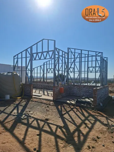 Warehouse stoor commercial using ORALS-supplied structural systems and materials