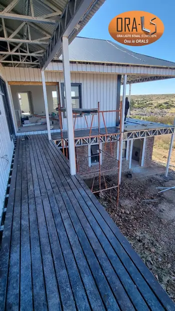 House extension balcony using ORALS-supplied structural systems and materials